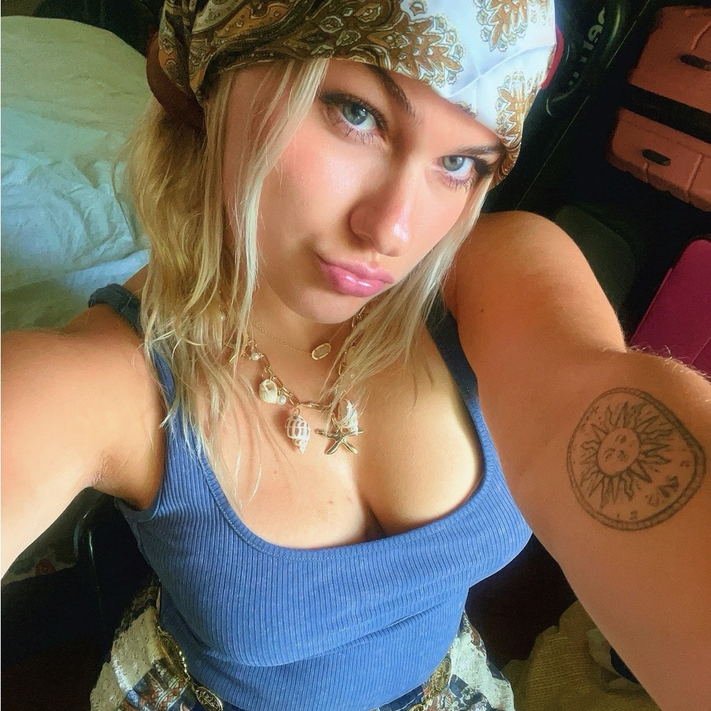 Meet your Posher, Lilly